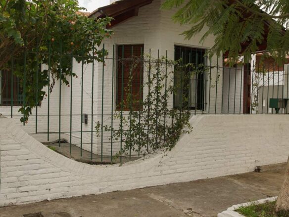 Sebastián Zara Casa Céntrica en Lobos - APTA CRÉDITO