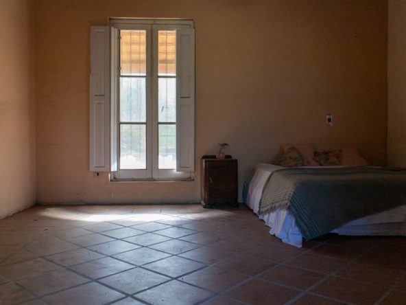 Casa estilo campo cerca del centro