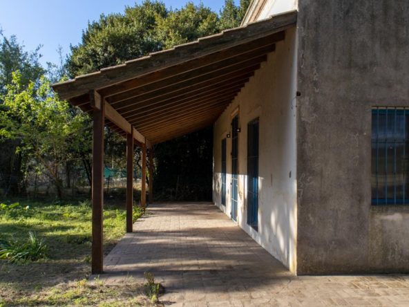 Casa estilo campo cerca del centro