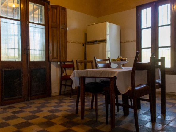 Casa estilo campo cerca del centro