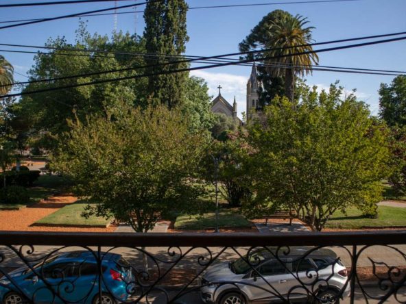 Departamento de dos plantas frente a la plaza principal - Sebastián Zara