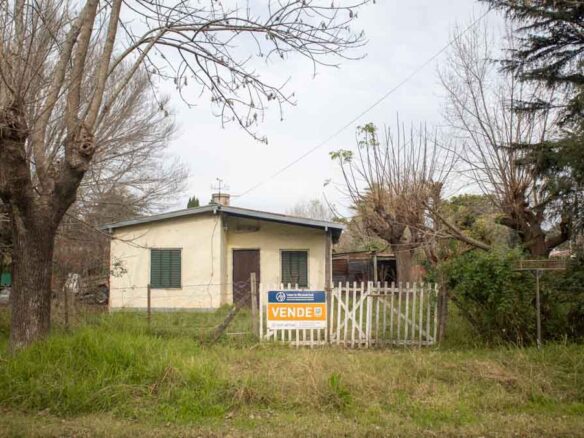 Sebastián Zara Terreno con galpón y casa a reciclar