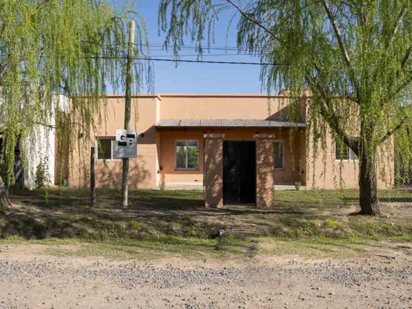 Sebastián Zara Casa a estrenar cerca del parque municipal