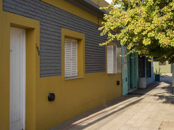 Sebastián Zara Casa con galpón y doble acceso. Ideal vivienda + actividad comercial