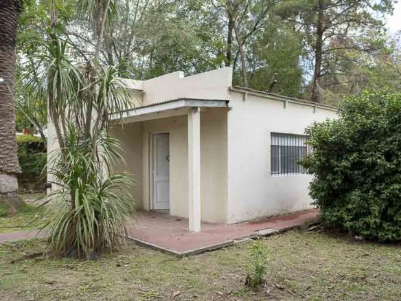 Sebastián Zara Casa en Laguna de Lobos con lote arbolado